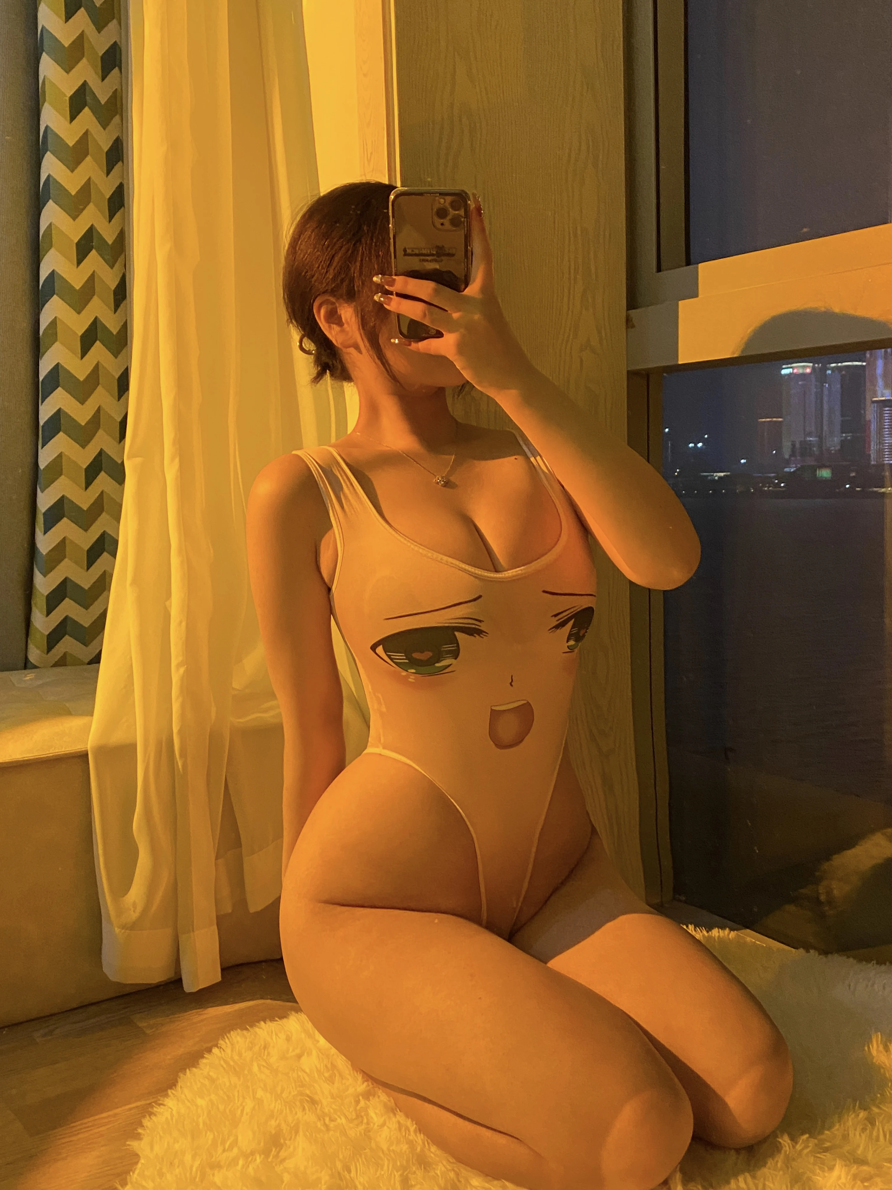 安妮yoo – 大眼萌萌高开叉 14P 2V